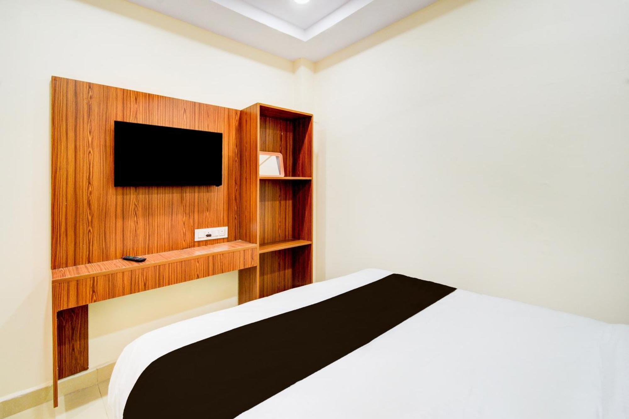 Hotel O D N Groups Sururnagar Eksteriør billede